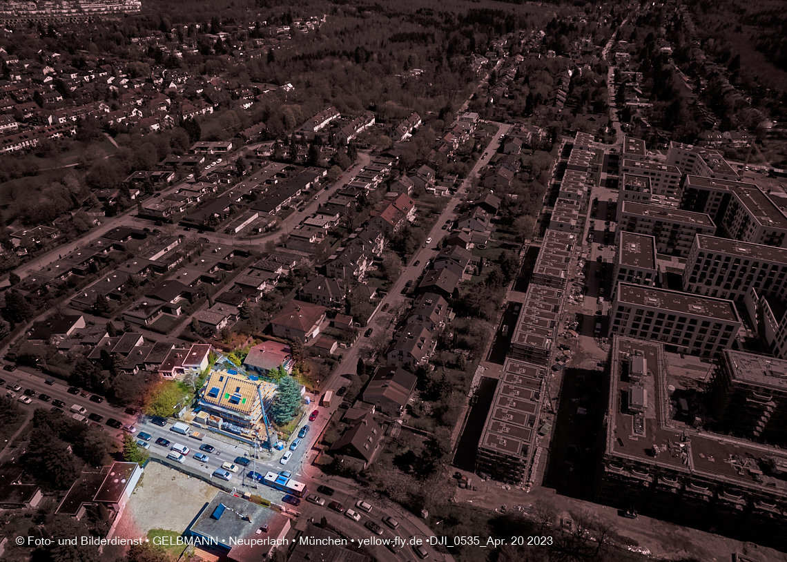 21.04.2023 - Luftbilder von der Baustelle Niederalmstraße 16 in Neuperlach